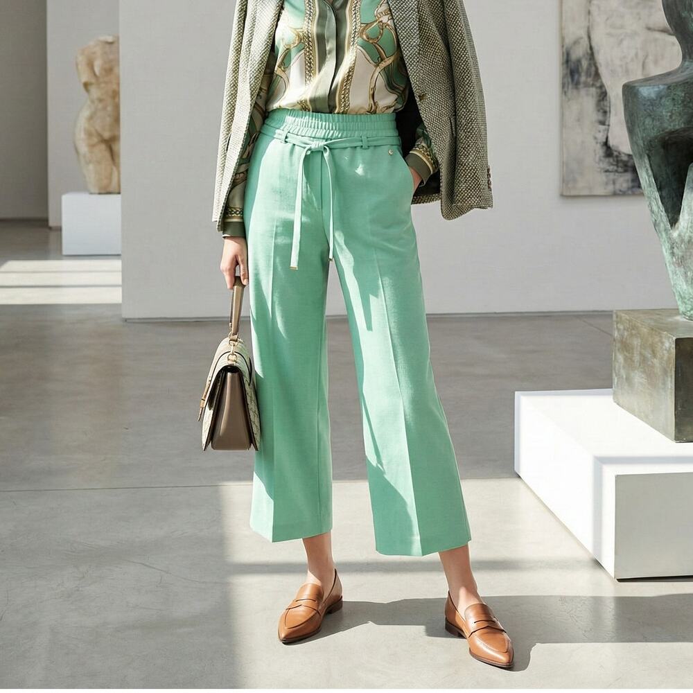Marc Cain Women's wide leg belted Pants in Green size 1